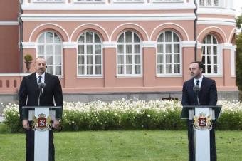Azərbaycan Prezidenti və Gürcüstanın Baş naziri mətbuata bəyanatlarla çıxış ediblər  