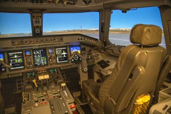 AZAL-ın Pilotların Hazırlığı Mərkəzində yeni müasir uçuş trenajoru quraşdırılıb